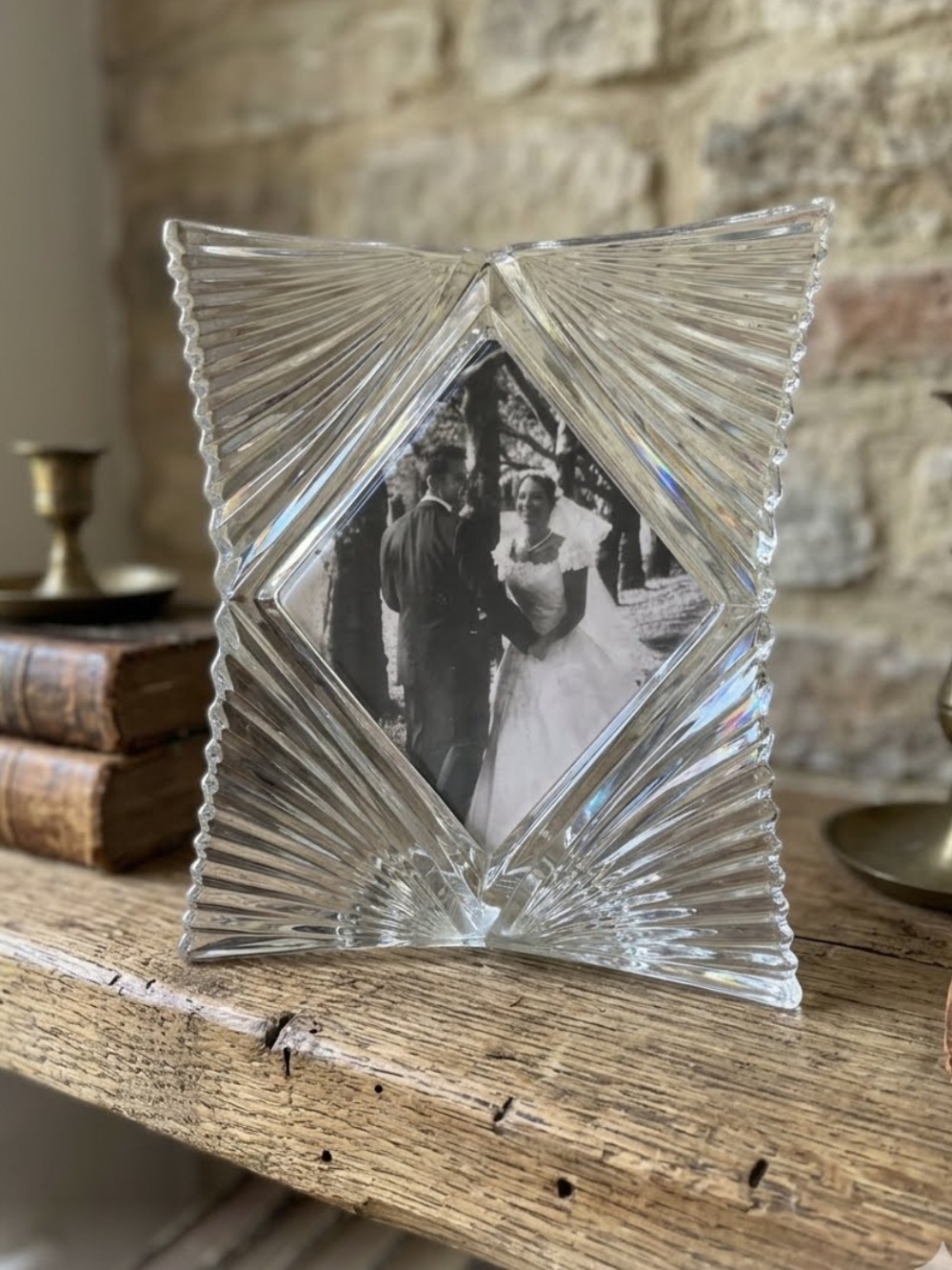 MIKASA Starlet picture frame clear
beveled cut glass
starburst design
Wedding